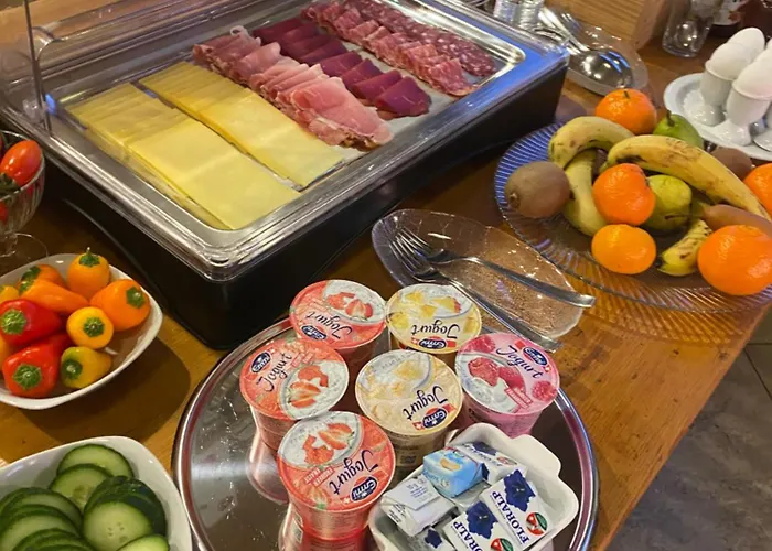 Aparthotel-almgasthaus Gemsli - A Bisal Oesterreich Ueberm Schweizer Rheintal